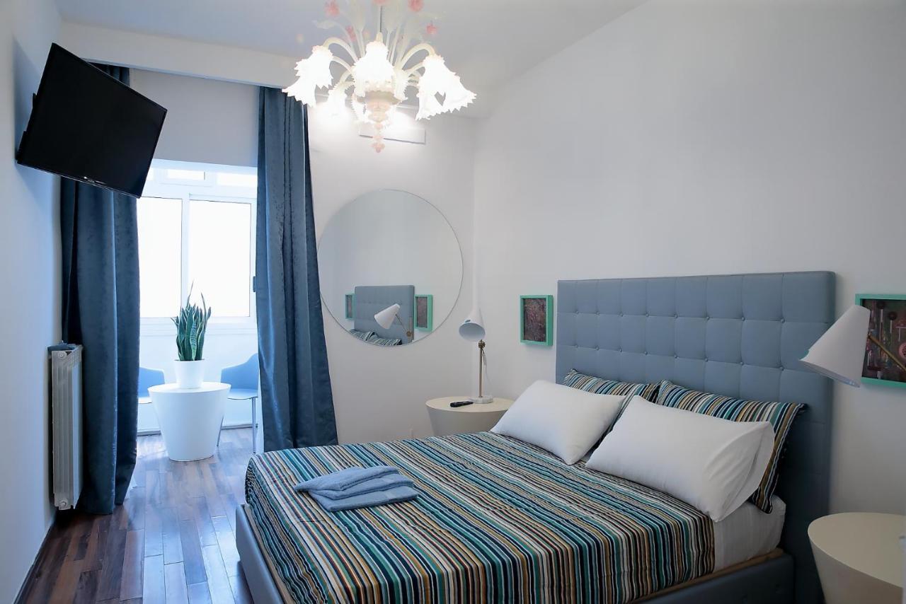 Savoia International_lt_bari Stazione
