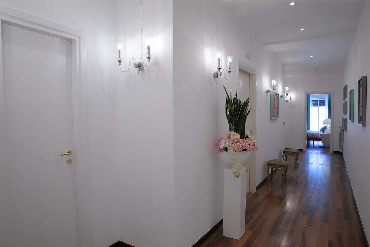 Savoia International_lt_bari Stazione Gasthof *